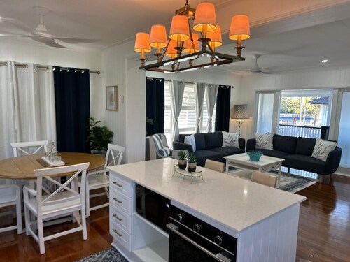 Charming 3-bedroom house with AC in lovely Aspley