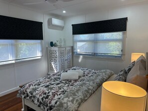 3 bedrooms, iron/ironing board, WiFi, bed sheets