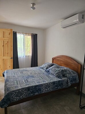 3 bedrooms, WiFi, bed sheets - Jungle Escape near Playa Grande, 3BR, BBQ, Terrace & Nature (Matapalo)