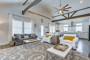 House, 2 Bedrooms | Living area - Sea La Vie 2 Bedroom Home (Port Bolivar)