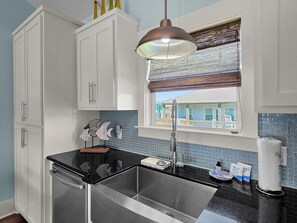 House, 3 Bedrooms | Private kitchen - Sun Of A Beach 3 Bedroom Home (Port Bolivar)