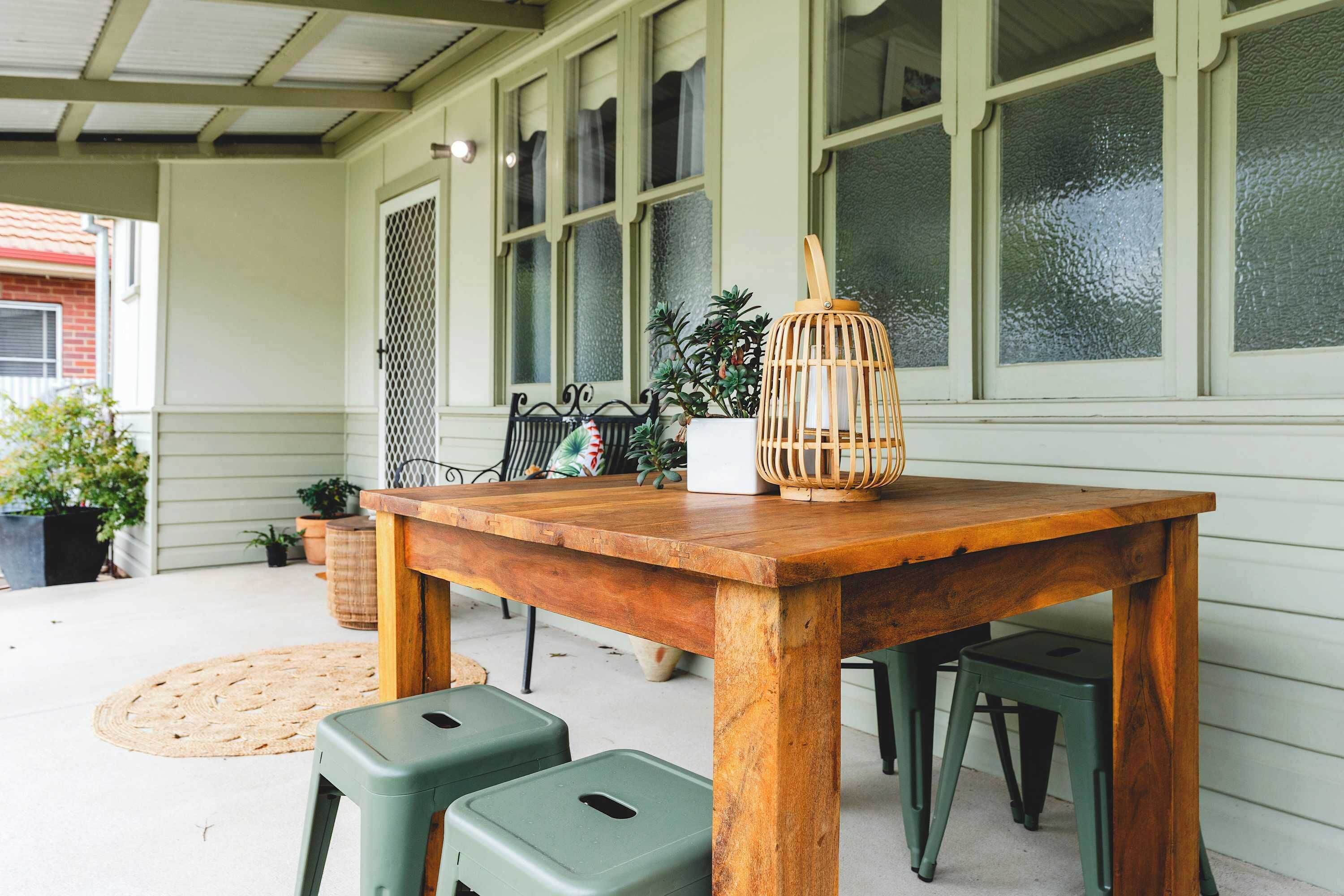 Outdoor dining