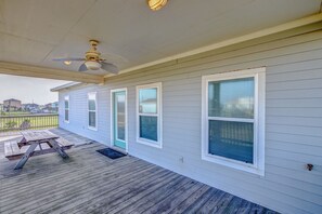 House, 3 Bedrooms | Outdoor dining - Molly's Place 3 Bedroom Home (Port Bolivar)