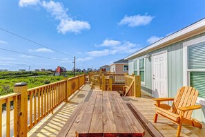 House, 3 Bedrooms | Outdoor dining - A Quietude 3 Bedroom Home (Port Bolivar)