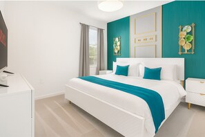Superior Double Room, 1 King Bed, Non Smoking, Private Bathroom | Free WiFi, bed sheets - SmartStay Homes (Kissimmee)