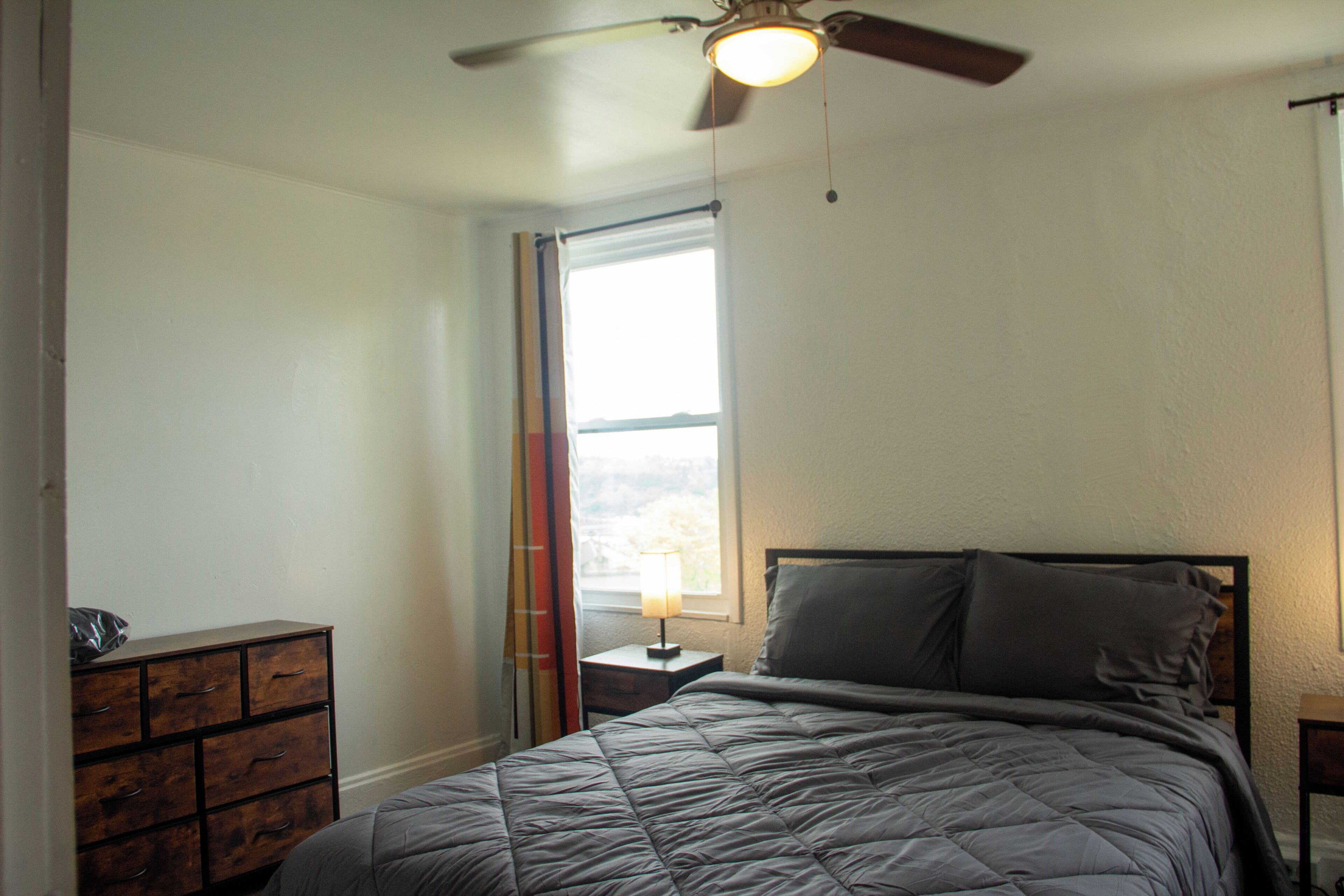 2 bedrooms, iron/ironing board, Internet, bed sheets
