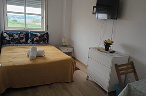 4 Schlafzimmer, Bügeleisen/Bügelbrett, WLAN, Bettwäsche
