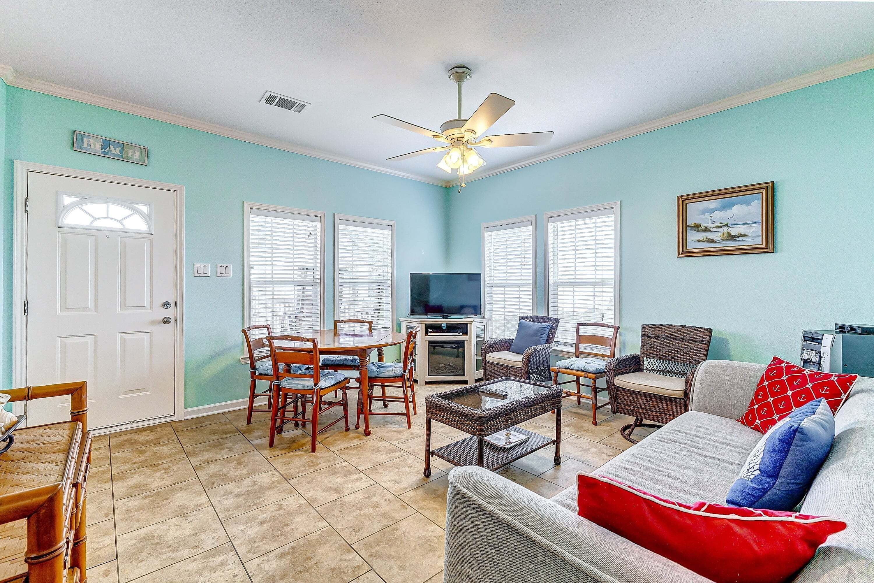 House, 3 Bedrooms | Living area | Smart TV
