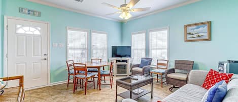 House, 3 Bedrooms | Living area | Smart TV