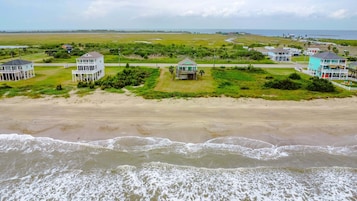 House, 3 Bedrooms | Beach