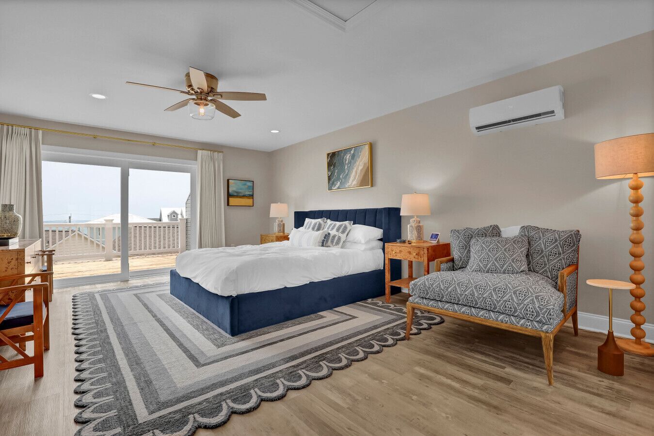 Desk, iron/ironing board, WiFi, bed sheets