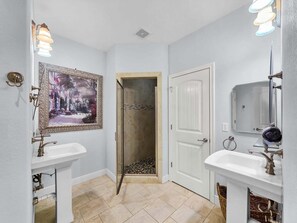 House, 4 Bedrooms | Bathroom - A Stairway To Heaven 4 Bedroom Home (Port Bolivar)