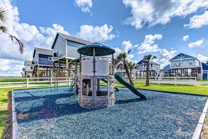 House, 3 Bedrooms | Children’s area - Seaside Escape 3 Bedroom Home (Port Bolivar)