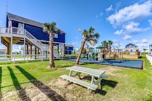 House, 3 Bedrooms | Children’s area - Seaside Escape 3 Bedroom Home (Port Bolivar)