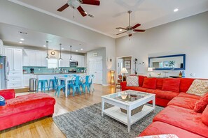 Living area - A Tequila Sunrise 4 Bedroom Home (Port Bolivar)