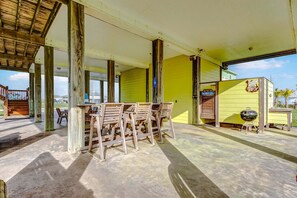 House, 4 Bedrooms | Outdoor dining - A Tequila Sunrise 4 Bedroom Home (Port Bolivar)