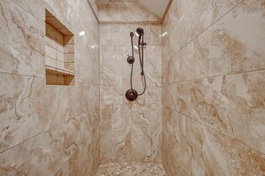 Casa, 4 habitaciones | Baño | Toallas 