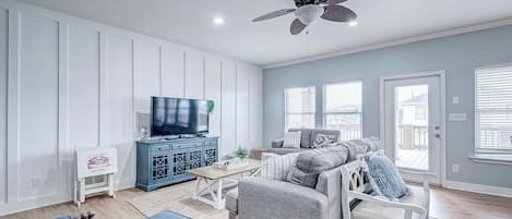 House, 4 Bedrooms | Living area