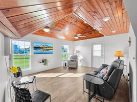 House, 3 Bedrooms | Living area