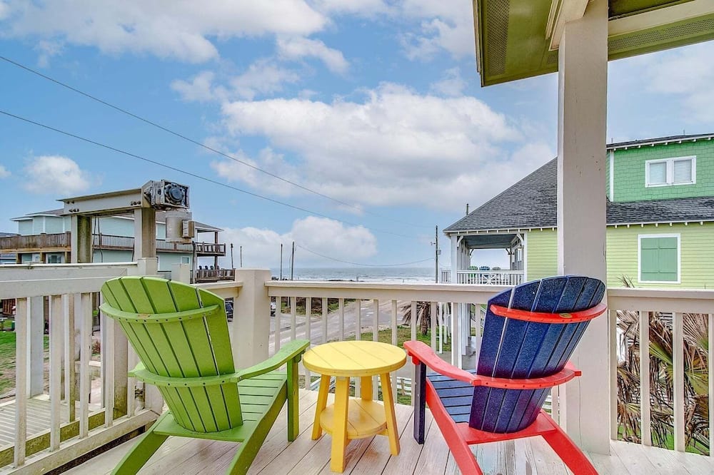 A Son Of A Sol 3 Bedroom Home - Crystal Beach, TX
