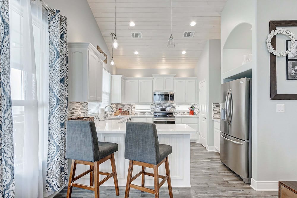 Casa Chillax 4 Bedroom Home - Crystal Beach, TX