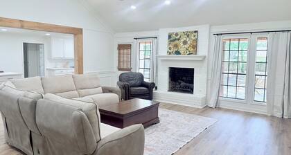 Redbud Grove Retreat spacious 4BR at the Reservoir