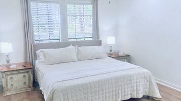 4 chambres, fer et planche à repasser, lit parapluie, Wi-Fi gratuit