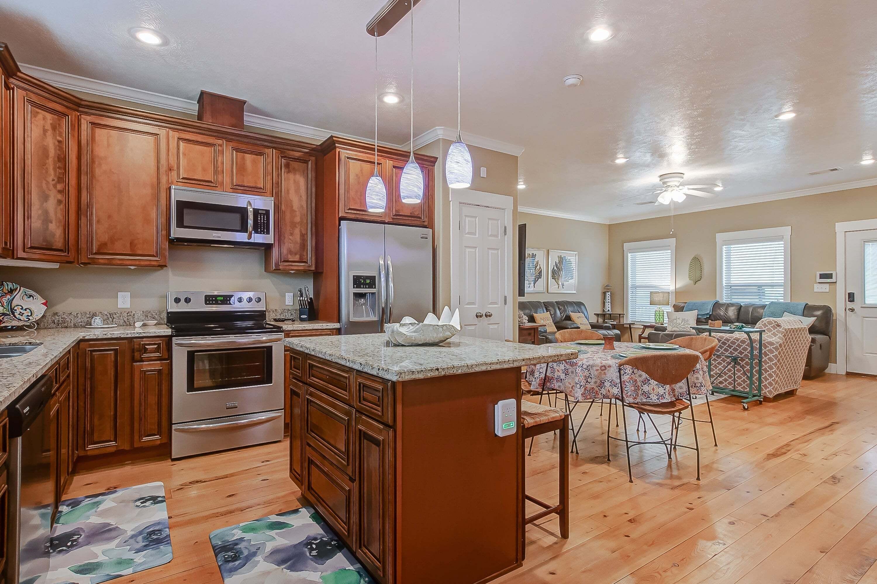 House, 3 Bedrooms | Private kitchen | Fridge, oven, coffee/tea maker, toaster