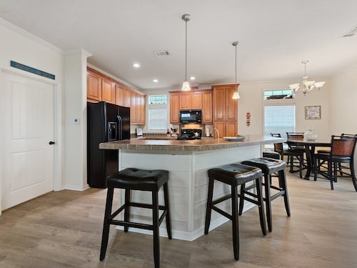 Mermaid Mansion 3 Bedroom Home