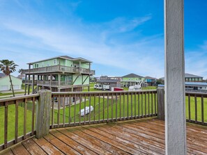 House, 3 Bedrooms | Property grounds - Mermaid Mansion 3 Bedroom Home (Port Bolivar)