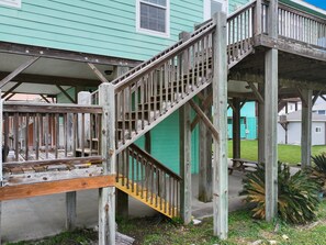 House, 3 Bedrooms | Property grounds - Mermaid Mansion 3 Bedroom Home (Port Bolivar)