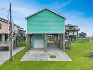 House, 3 Bedrooms | Exterior - Mermaid Mansion 3 Bedroom Home (Port Bolivar)