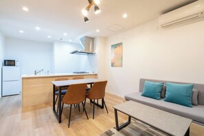Apartemen, Bebas Asap Rokok, pemandangan kota (b02) | Area keluarga