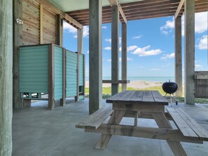Outdoor dining - Sea Mist 2 Bedroom Home (Port Bolivar)