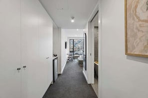 Interior - Lakeside Bliss Studio (Wānaka)
