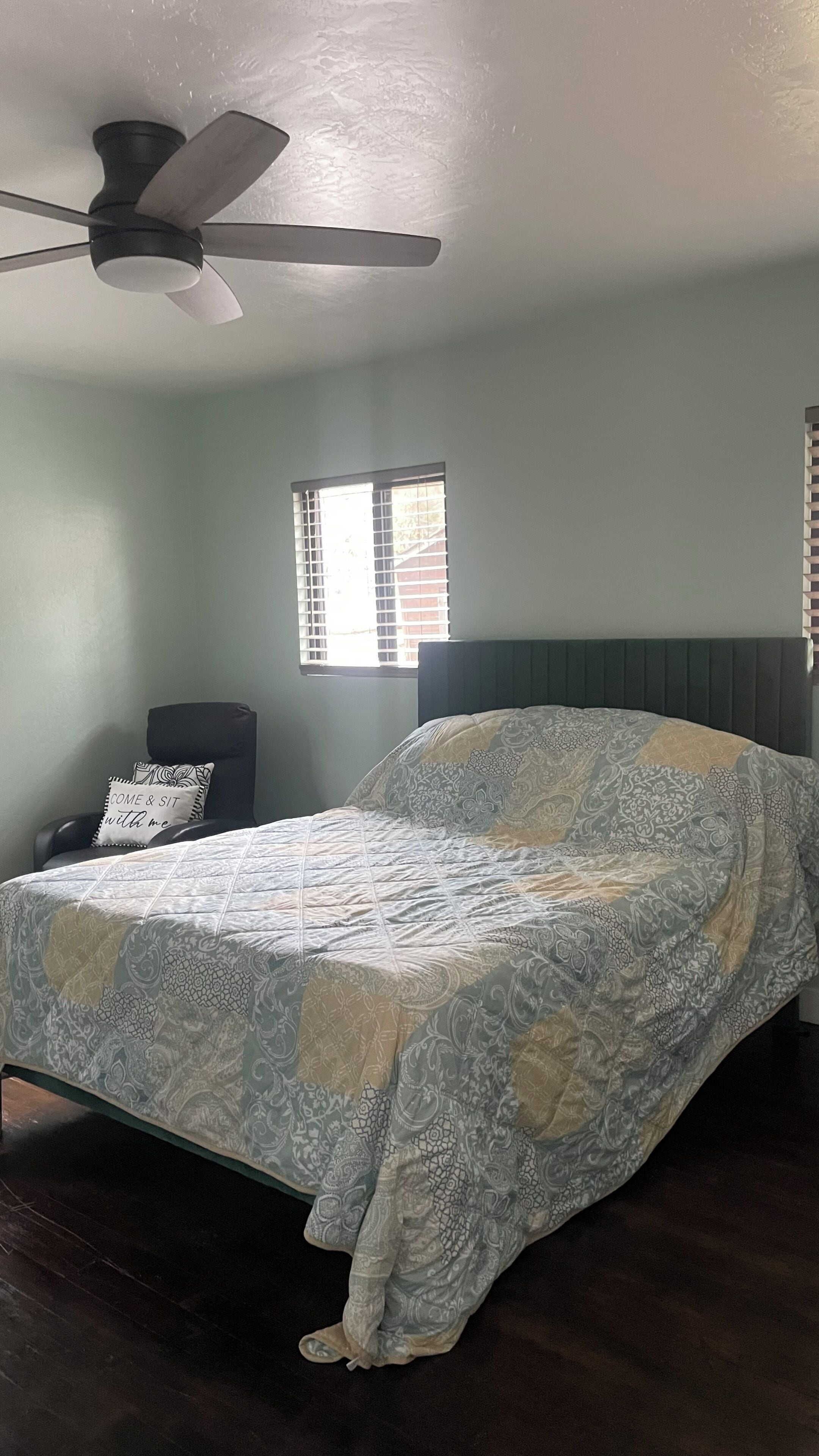 4 bedrooms, iron/ironing board, WiFi