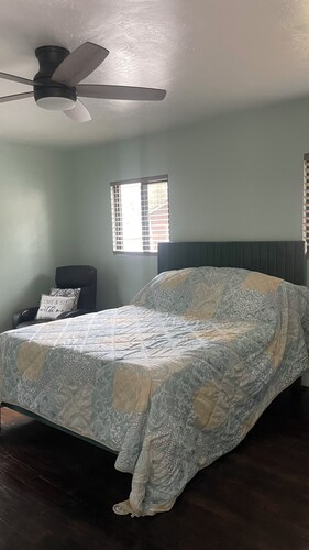 Perfect 4-bedroom cabin in beautiful California Hot Springs