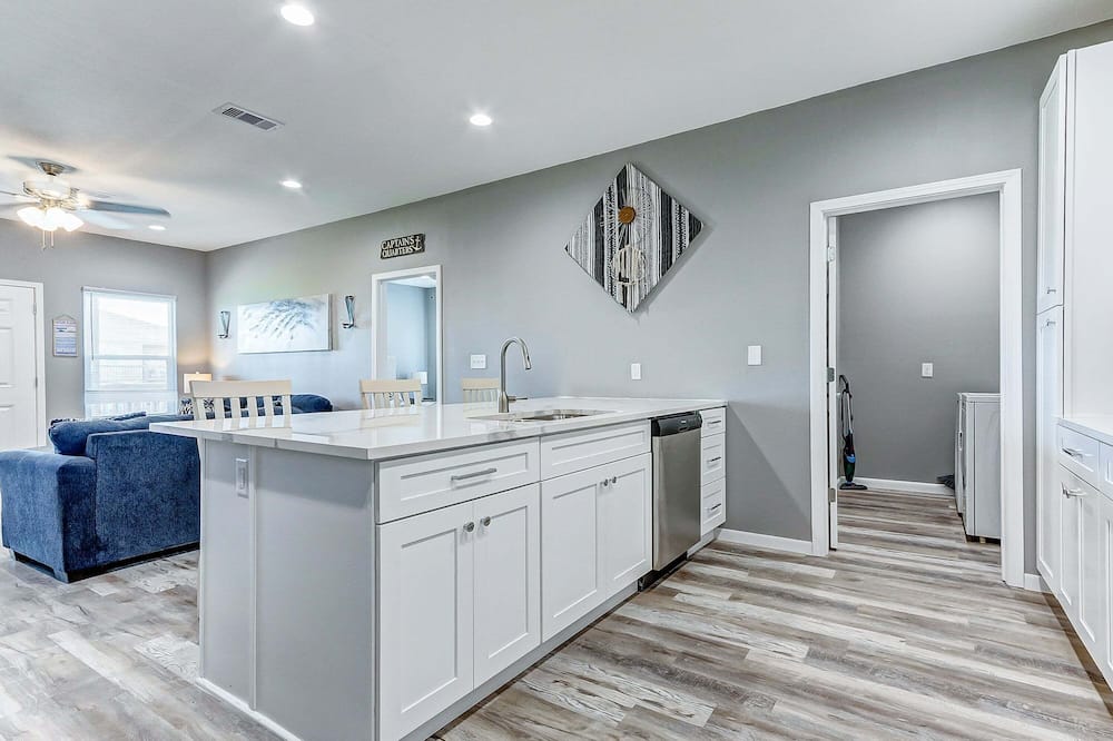 Second Wind 3 Bedroom Home - Crystal Beach, TX