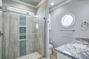 Maison, 3 chambres | Salle de bain | Serviettes fournies