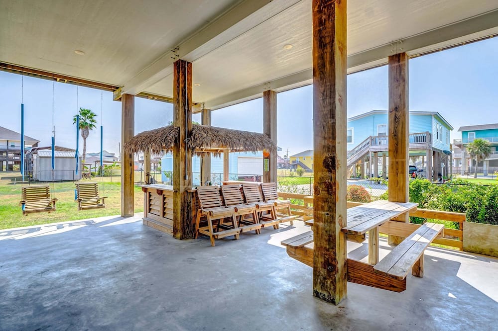 Hannah Cabana 3 Bedroom Home - Smith Point, TX