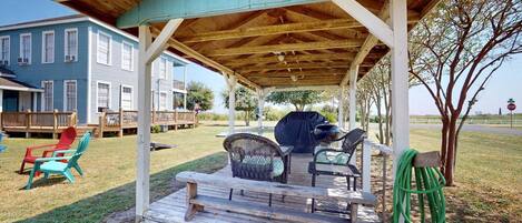 House, 5 Bedrooms | Outdoor dining