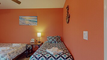 House, 2 Bedrooms | 2 bedrooms, iron/ironing board, free WiFi