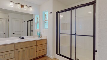 House, 2 Bedrooms | Bathroom | Towels