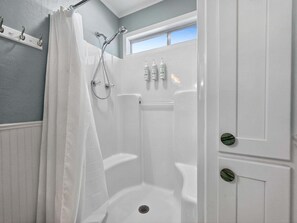 Bathroom - Crabby Patty 3 Bedroom Home (Port Bolivar)