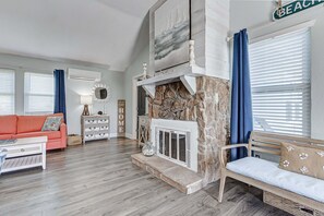 House, 3 Bedrooms | Living area | Smart TV - The Showboat 3 Bedroom Home (Port Bolivar)