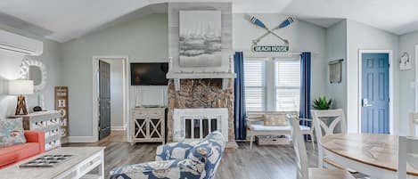 House, 3 Bedrooms | Living area