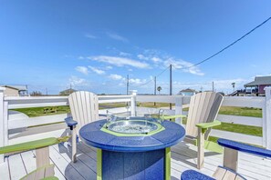 House, 3 Bedrooms | Terrace/patio - The Showboat 3 Bedroom Home (Port Bolivar)