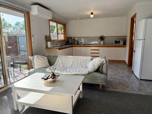 Living area - Studio 61 Inverloch - Surfside Retreat (Inverloch)