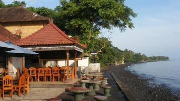 Tempat makan outdoor