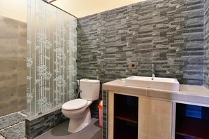 Executive kamer, uitzicht op zee | Badkamer